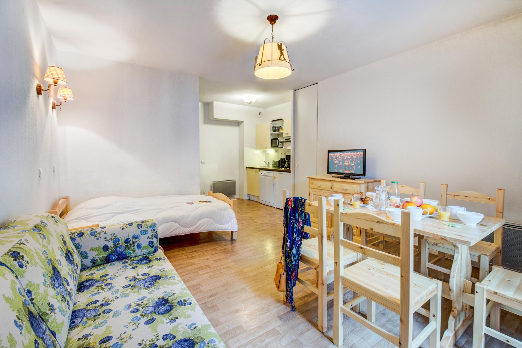 Bagnères-de-Luchon Vacanceole - Residence Illixon מראה חיצוני תמונה